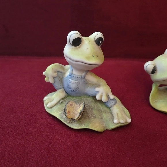 Vintage 90s Homco Porcelain Bisque Frog Figurines 3 Pc. - Picture 4 of 7